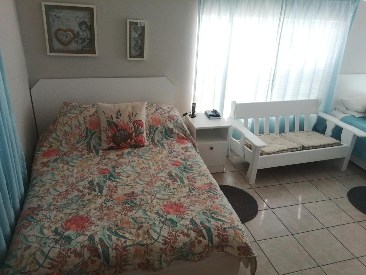 Larochelle Guesthouse Keetmanshoop Chambre photo