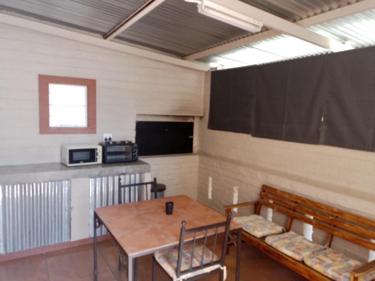 Larochelle Guesthouse Keetmanshoop Extérieur photo