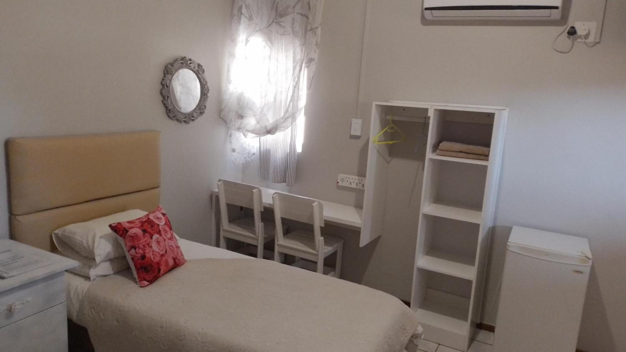 Larochelle Guesthouse Keetmanshoop Chambre photo