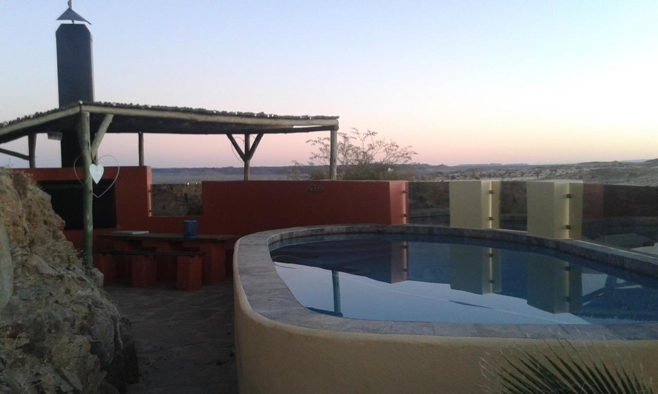 Larochelle Guesthouse Keetmanshoop Extérieur photo